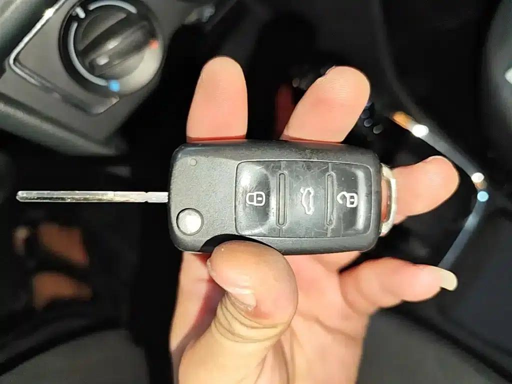 2016 Polo 1.6L Automatic Comfort Model — миниатюра 9
