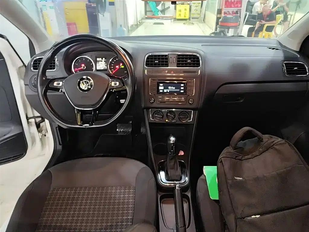 2016 Polo 1.6L Automatic Comfort Model — миниатюра 10