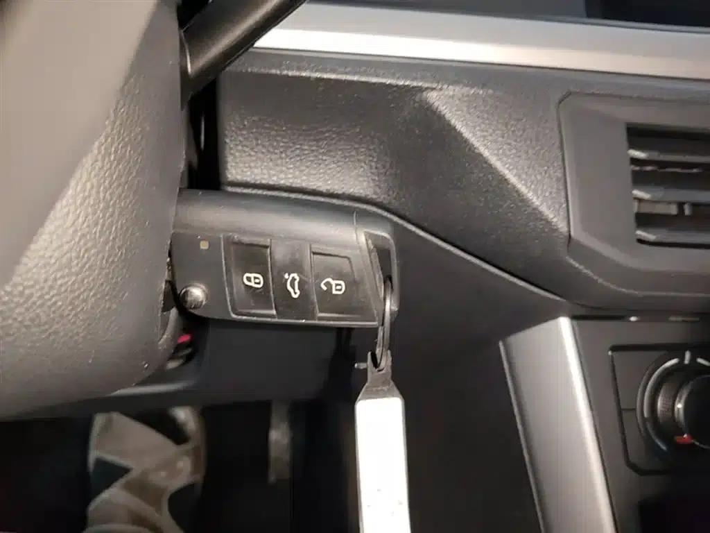 2023 Polo Plus 1.5L Automatic Panoramic Enjoyment Edition — миниатюра 9