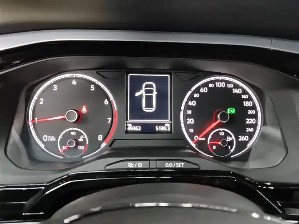 2019 Polo Plus 1.5L Automatic Colorful Technology Edition — миниатюра 12