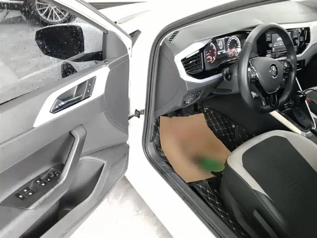 2019 Polo Plus 1.5L Automatic Colorful Technology Edition — миниатюра 16