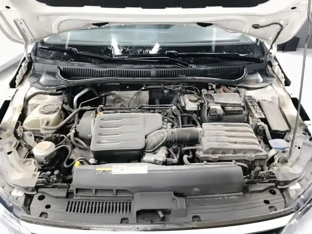 2019 Polo Plus 1.5L Automatic Colorful Technology Edition — миниатюра 20