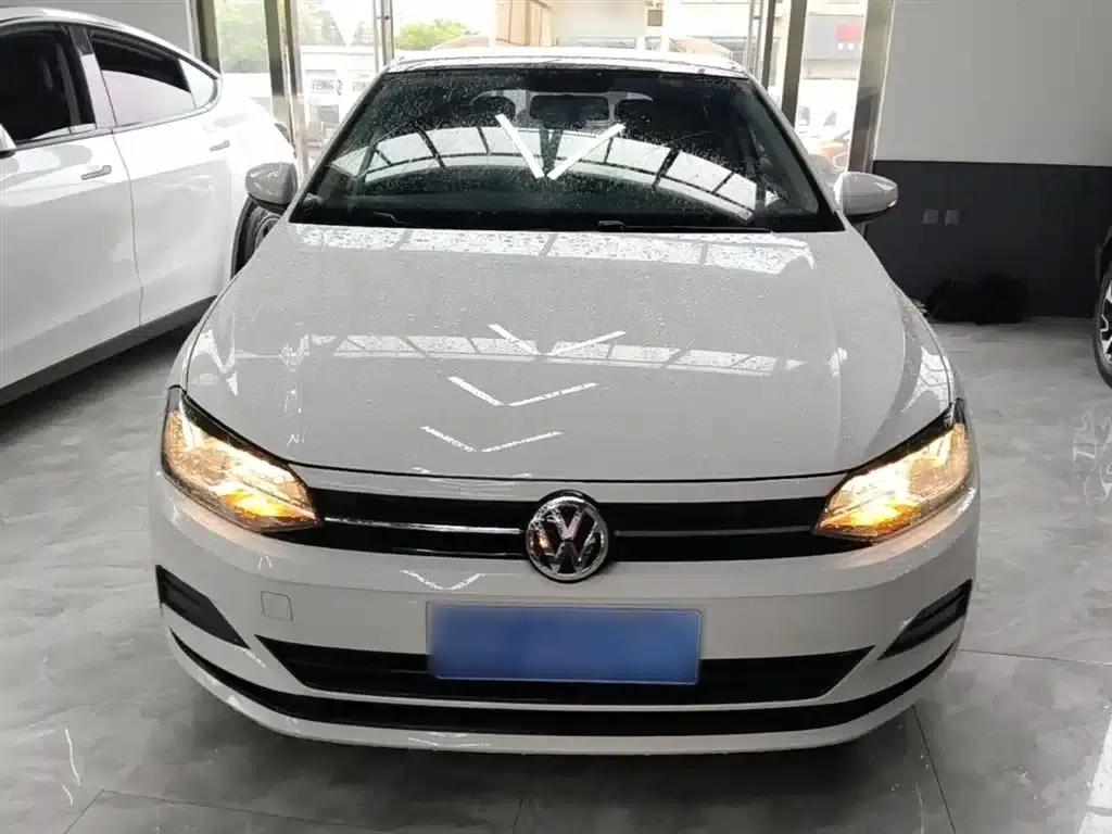 2019 Polo Plus 1.5L Automatic Colorful Technology Edition — миниатюра 3