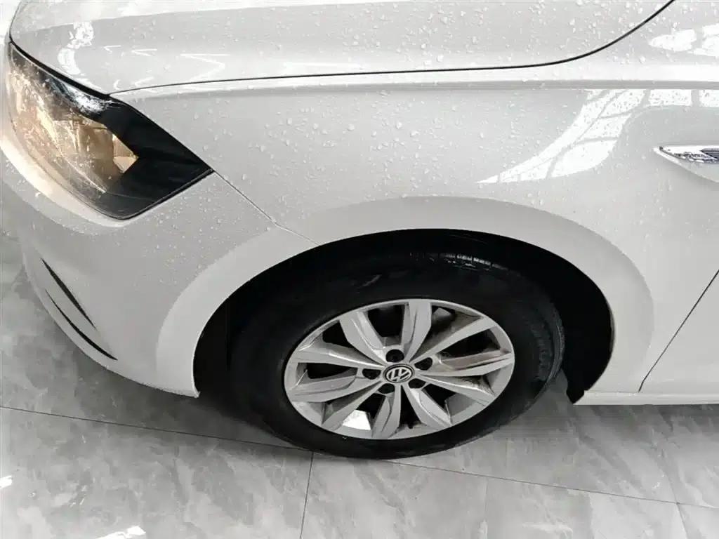 2019 Polo Plus 1.5L Automatic Colorful Technology Edition — миниатюра 23