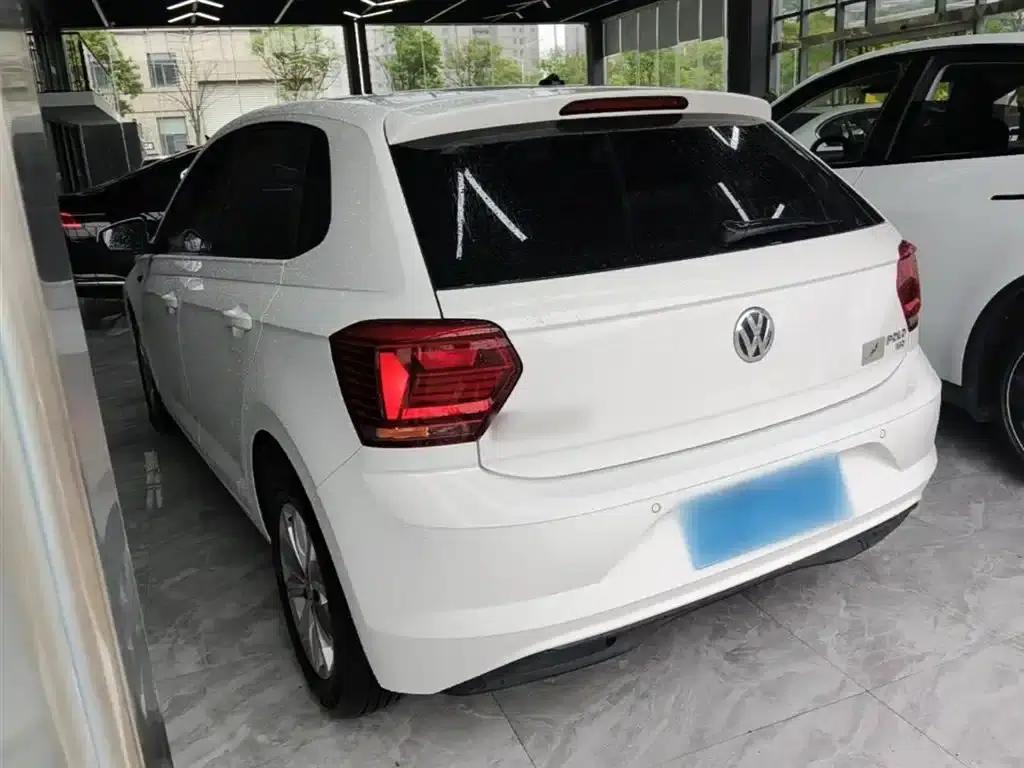 2019 Polo Plus 1.5L Automatic Colorful Technology Edition — миниатюра 5