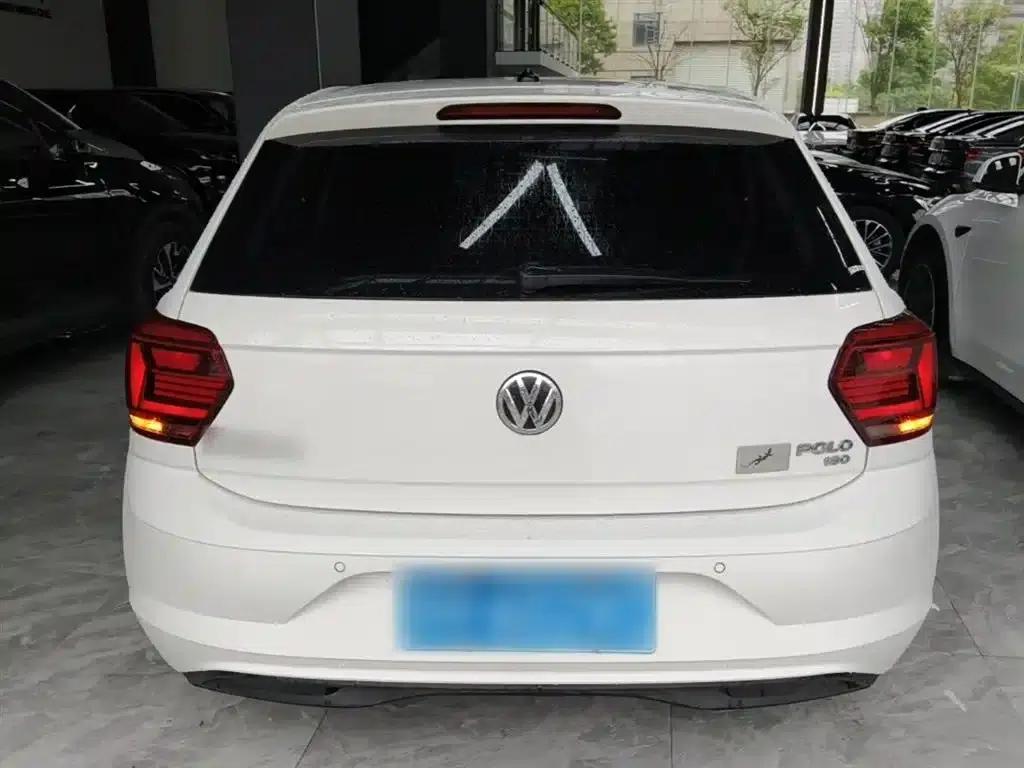 2019 Polo Plus 1.5L Automatic Colorful Technology Edition — миниатюра 6
