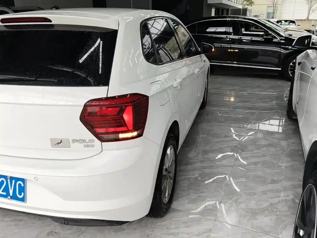 2019 Polo Plus 1.5L Automatic Colorful Technology Edition — миниатюра 8