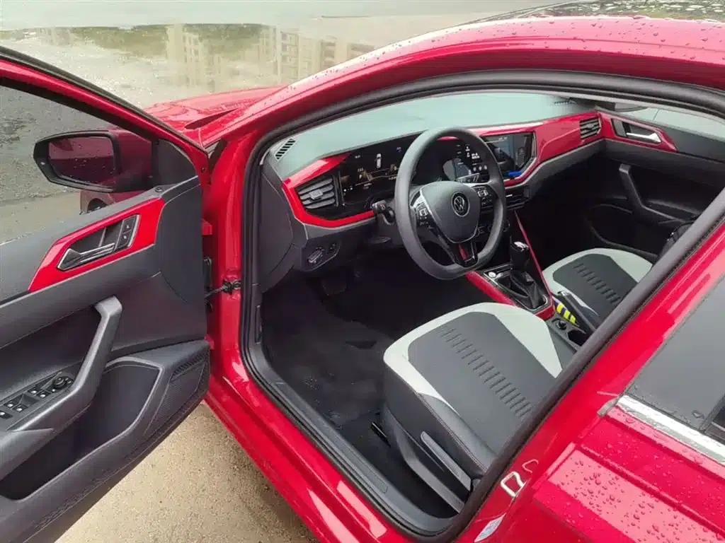 2023 Polo Plus 1.5L Automatic Colorful Technology Edition — миниатюра 16