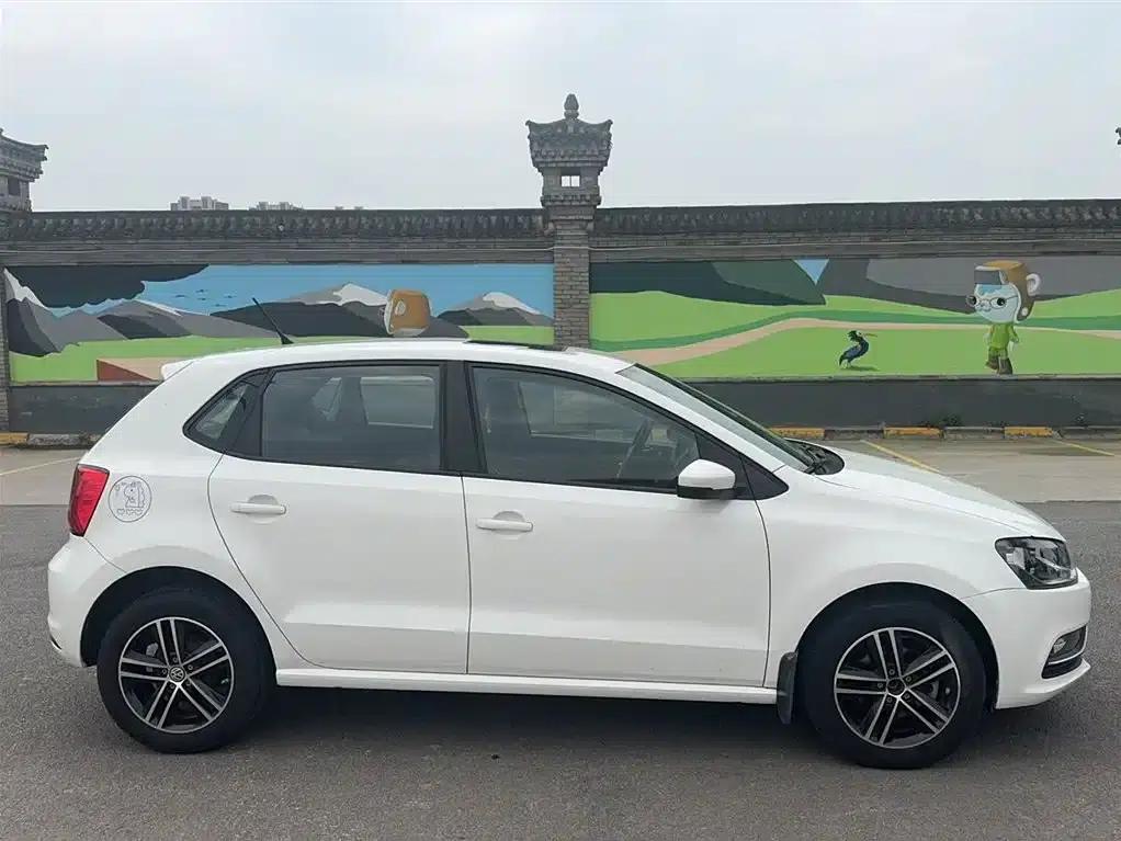 2016 Polo 1.6L Automatic Comfort Model — миниатюра 4