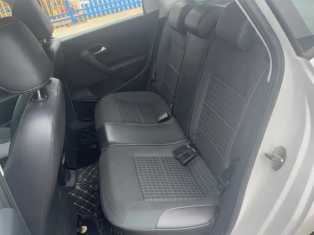 2016 Polo 1.6L Automatic Comfort Model — миниатюра 9