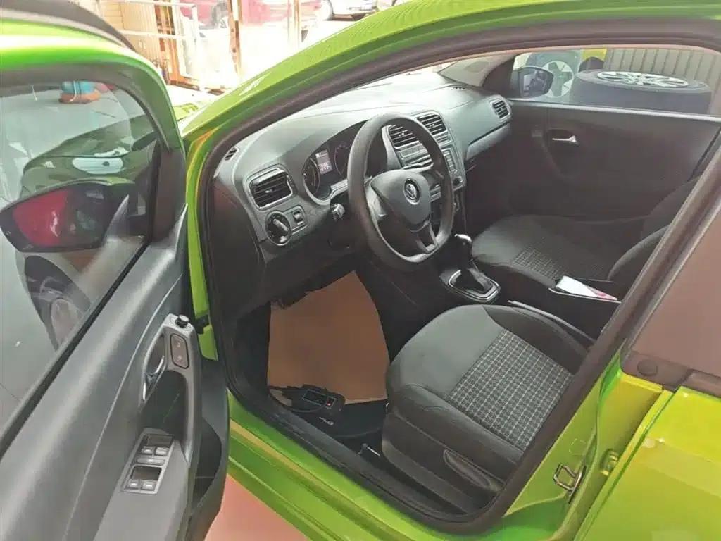 2014 Polo 1.6L Automatic Comfort Edition — миниатюра 16