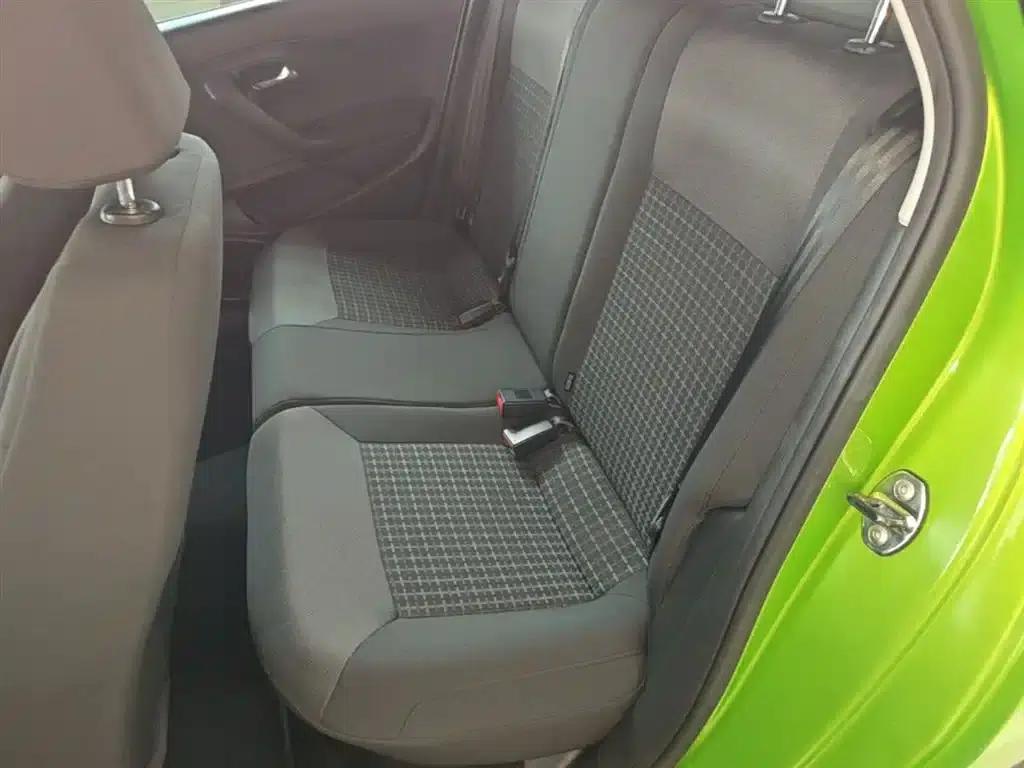 2014 Polo 1.6L Automatic Comfort Edition — миниатюра 17