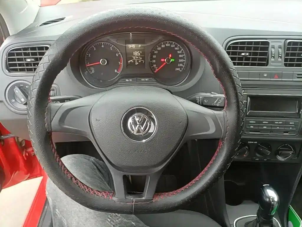 2016 Polo 1.4L Automatic Fashion Edition — миниатюра 11