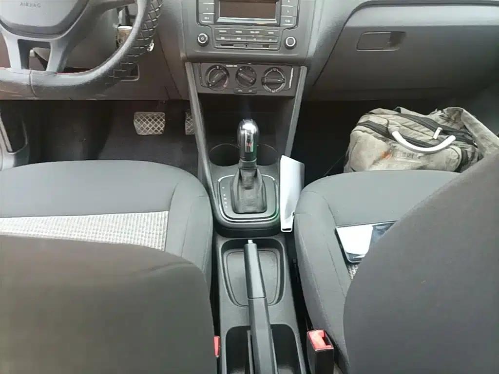 2016 Polo 1.4L Automatic Fashion Edition — миниатюра 14