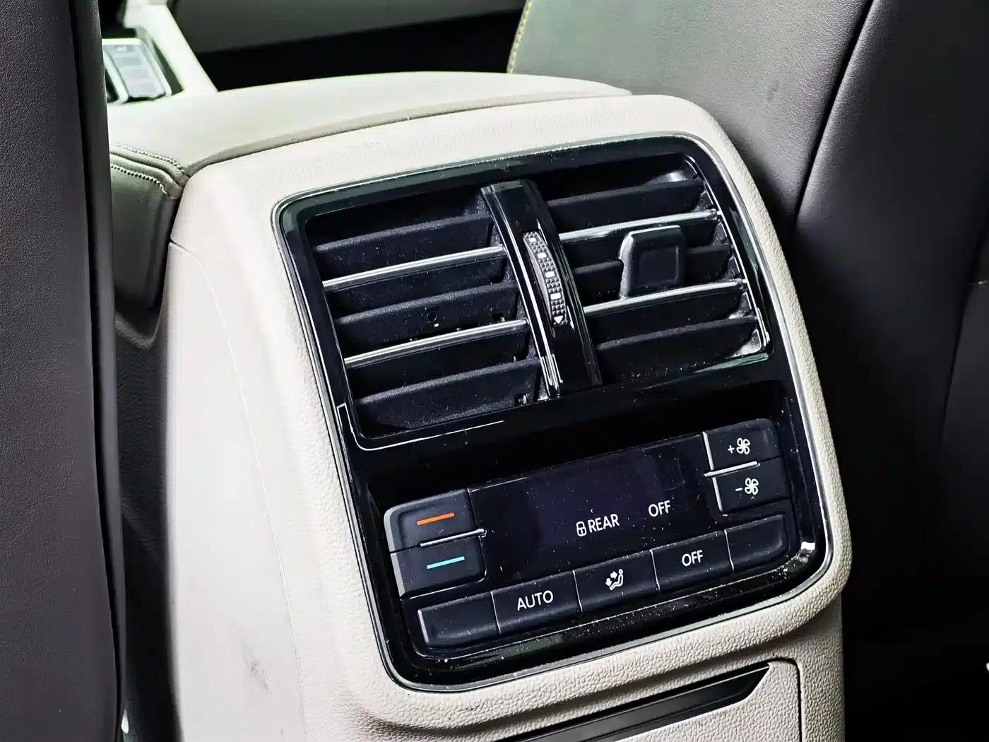 FAW-Volkswagen CC 2019 380TSI Yao Yan Edition (National V Emission Standard) — миниатюра 24