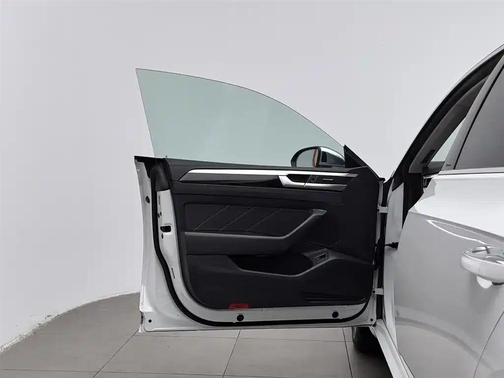 FAW-Volkswagen CC 2021 380TSI Striking Edition — миниатюра 8