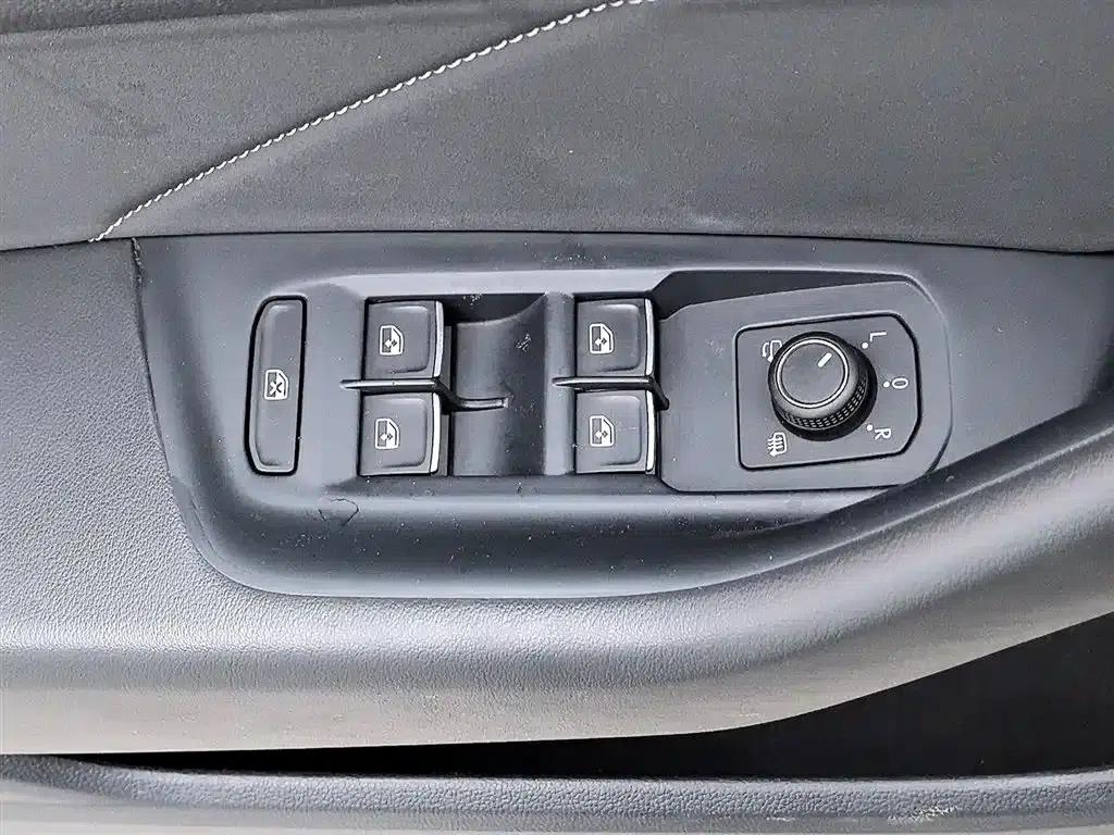 FAW-Volkswagen CC 2021 380TSI Striking Edition — миниатюра 9