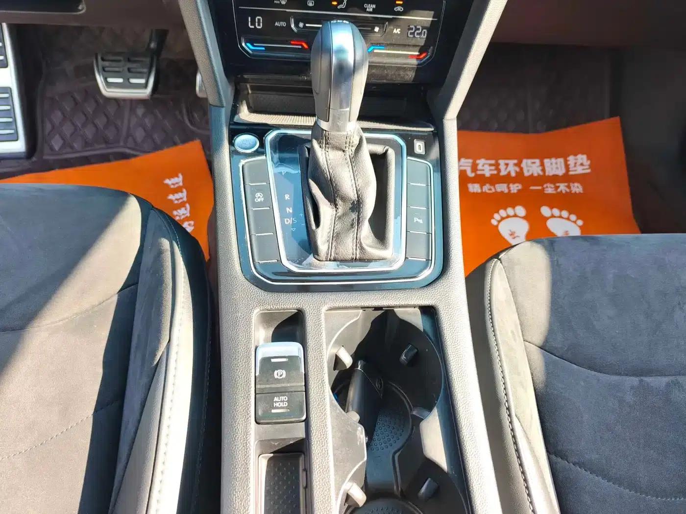 FAW-Volkswagen CC 2024 330TSI Dazzling Edition — миниатюра 11