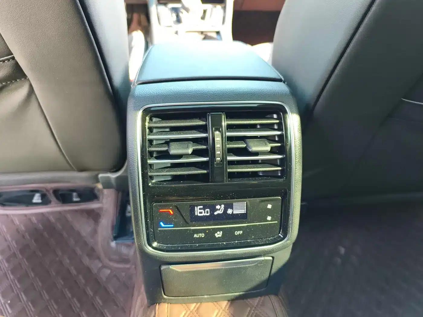 FAW-Volkswagen CC 2024 330TSI Dazzling Edition — миниатюра 13