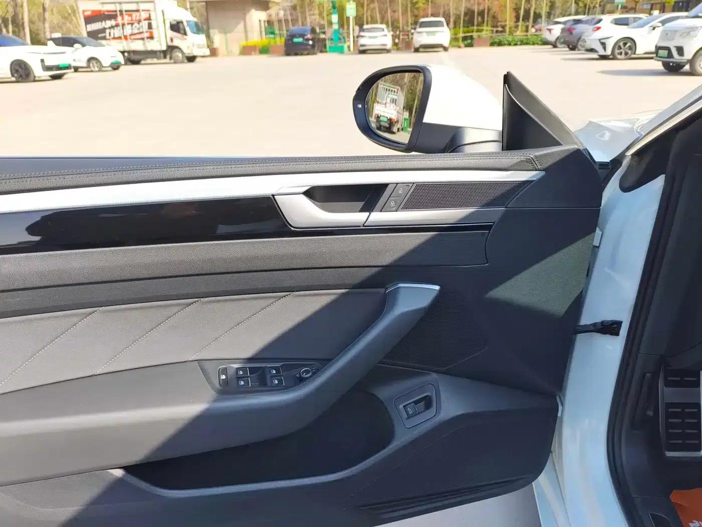 FAW-Volkswagen CC 2024 330TSI Dazzling Edition — миниатюра 5