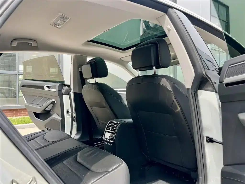 FAW-Volkswagen CC 2023 380TSI Striking Edition — миниатюра 10