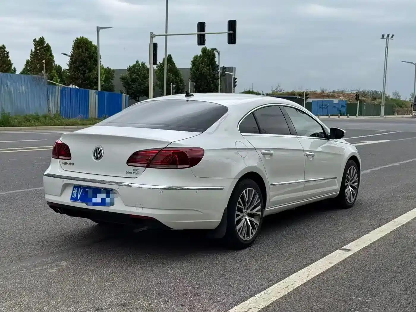 FAW-Volkswagen CC 2016 1.8TSI Luxury Edition — миниатюра 8