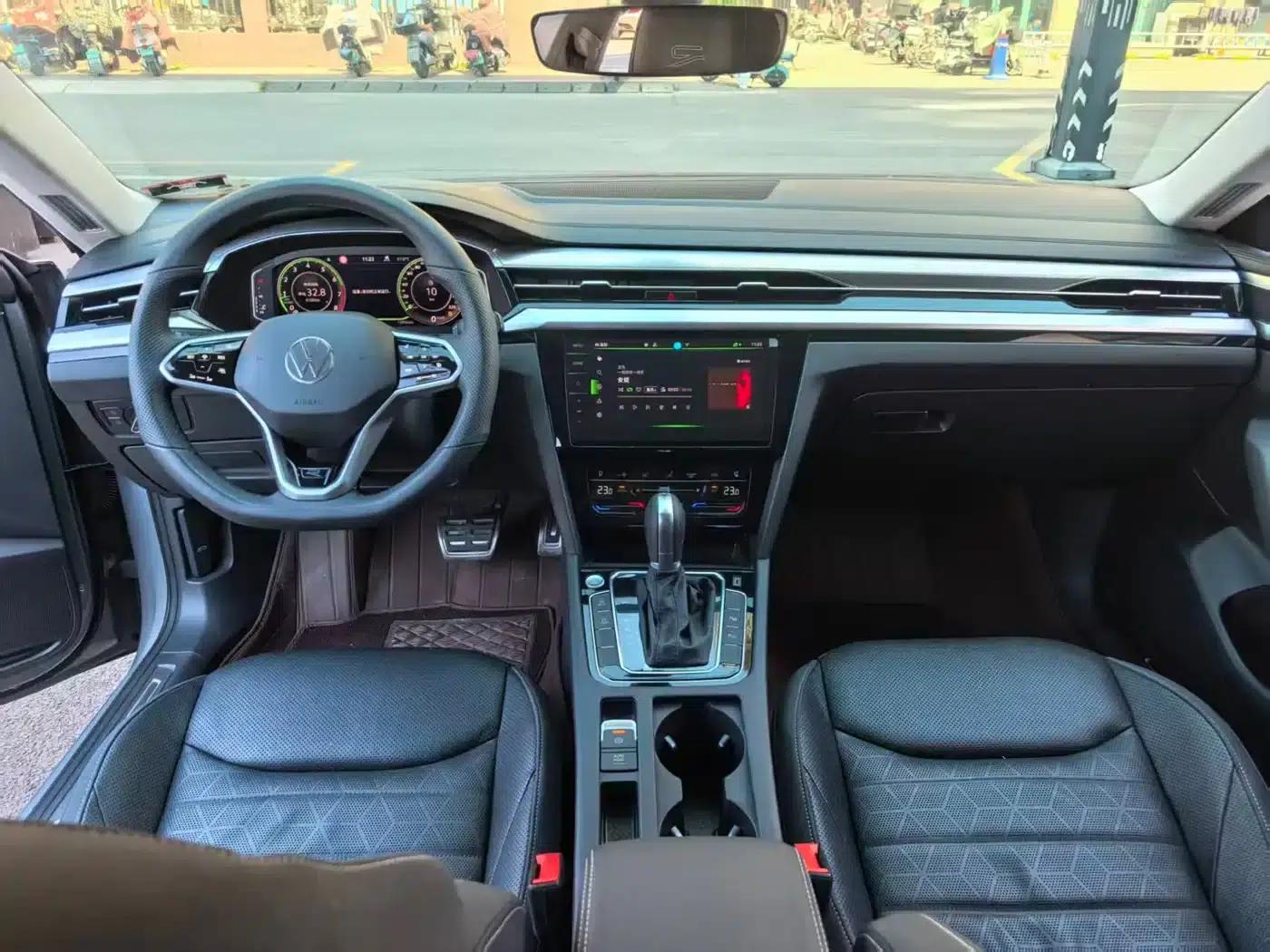 FAW-Volkswagen CC 2024 380TSI Striking Popular Edition — миниатюра 8