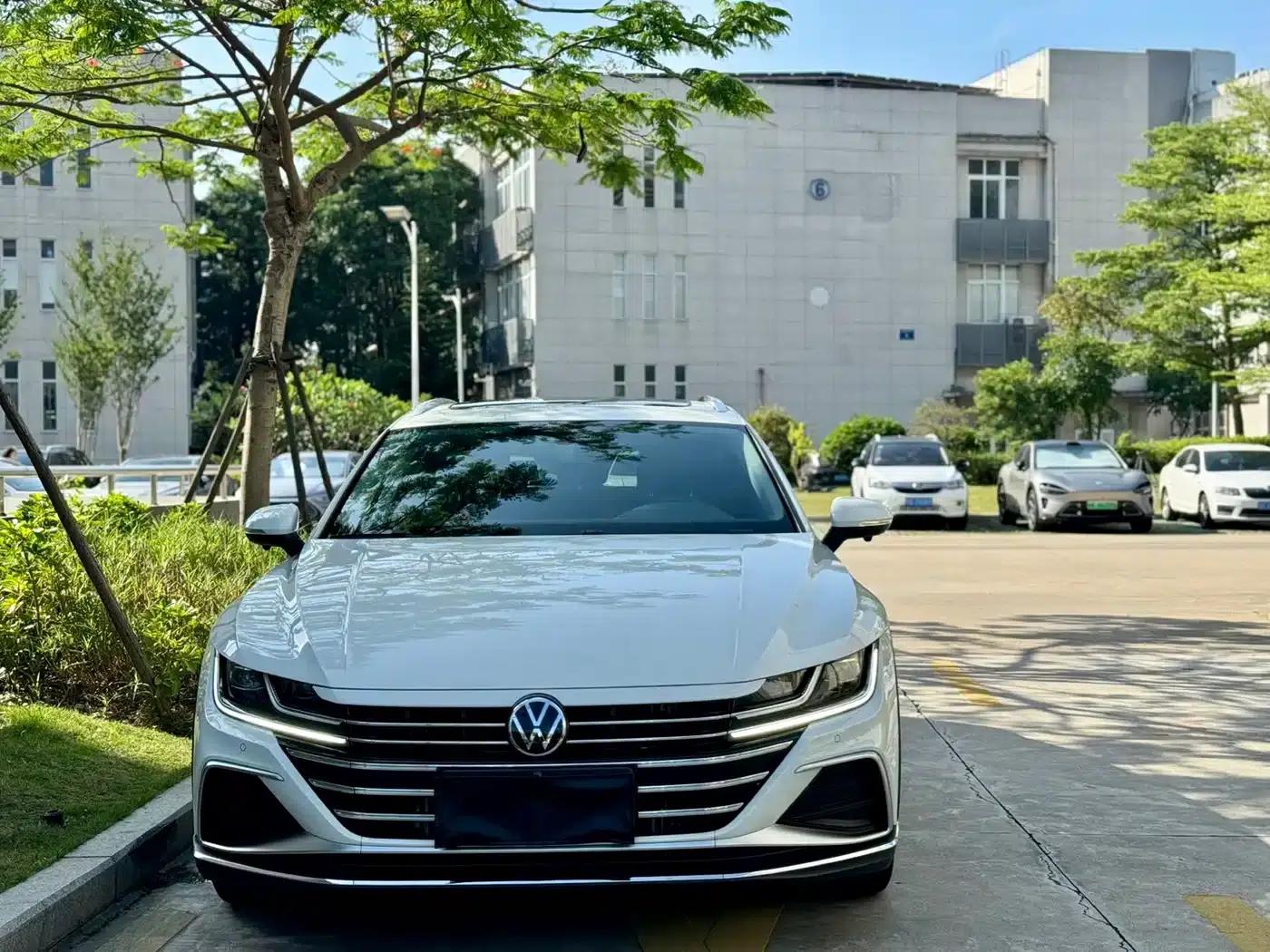 FAW-Volkswagen CC 2025 Shooting Brake 330TSI Shooting Brake Popular Edition — миниатюра 2