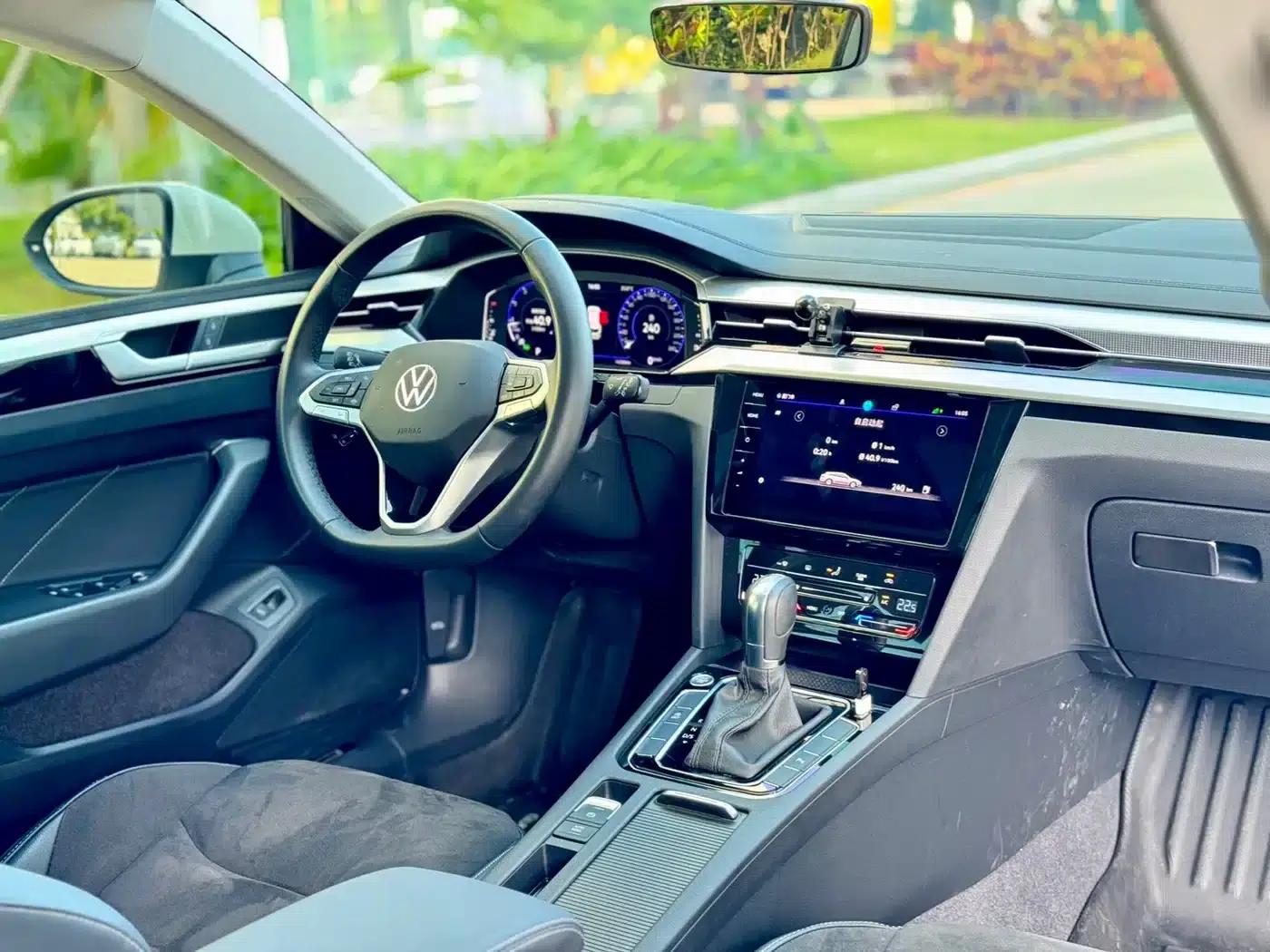 FAW-Volkswagen CC 2025 Shooting Brake 330TSI Shooting Brake Popular Edition — миниатюра 3