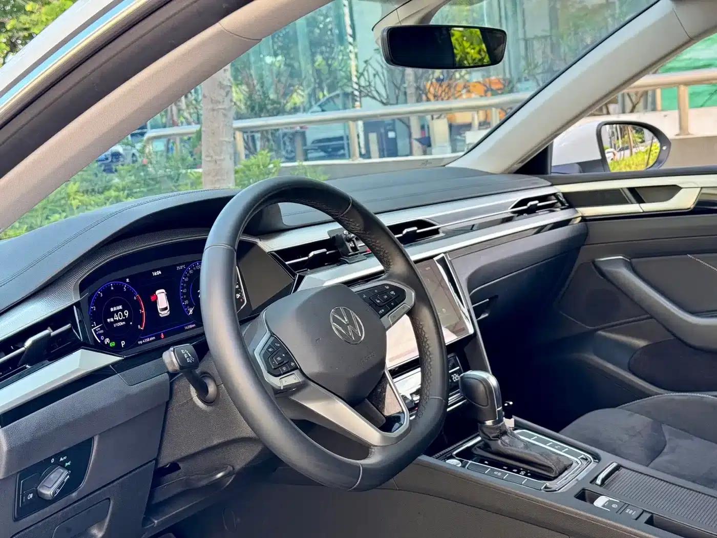 FAW-Volkswagen CC 2025 Shooting Brake 330TSI Shooting Brake Popular Edition — миниатюра 4