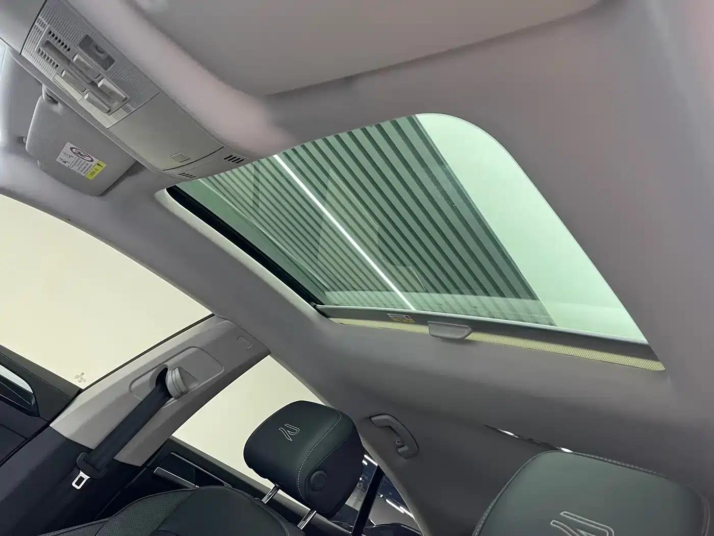 FAW-Volkswagen CC 2023 380TSI Striking Edition — миниатюра 14