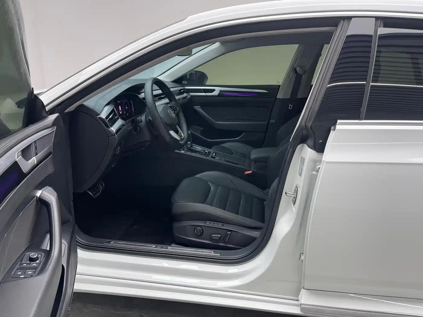 FAW-Volkswagen CC 2023 380TSI Striking Edition — миниатюра 16