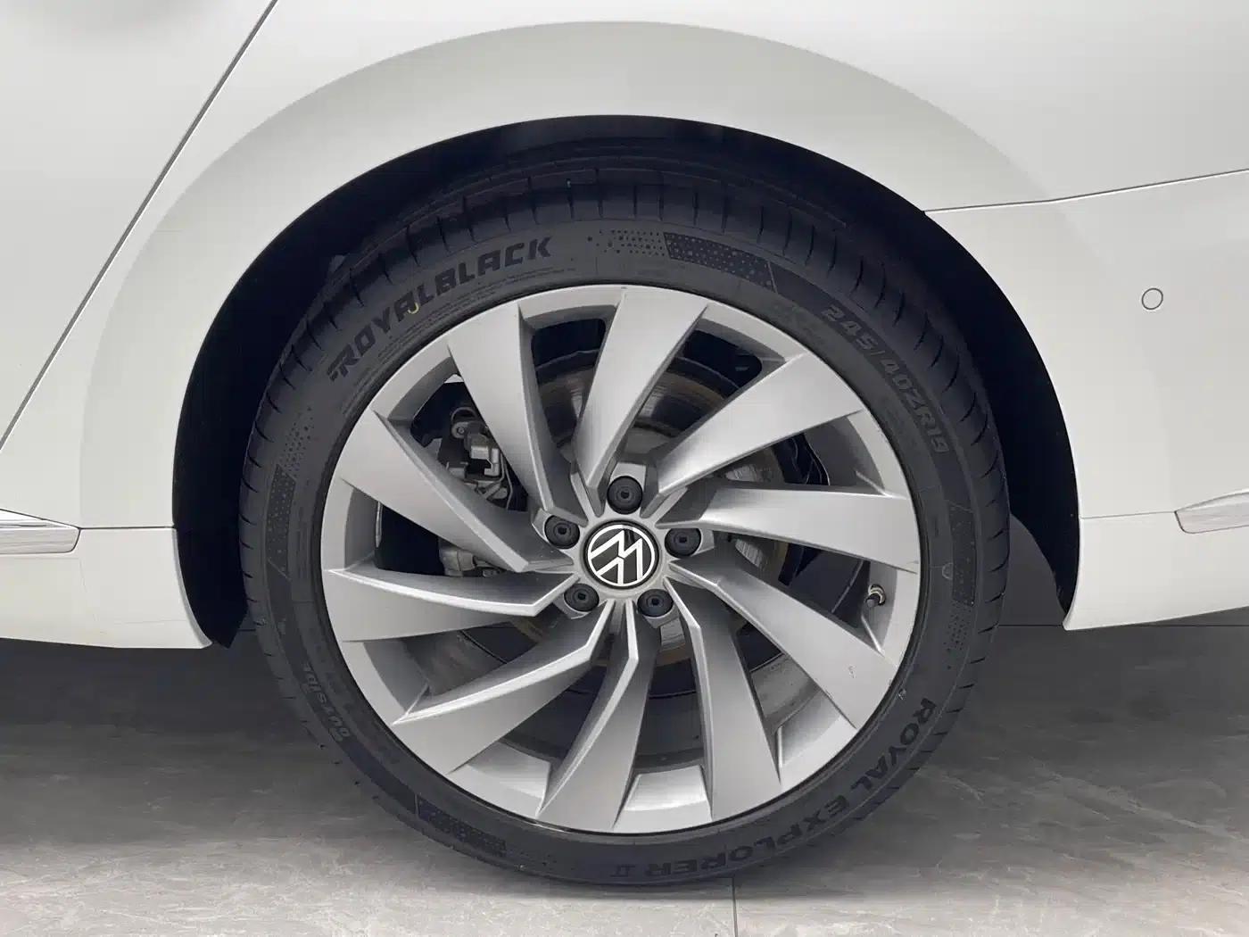 FAW-Volkswagen CC 2023 380TSI Striking Edition — миниатюра 19