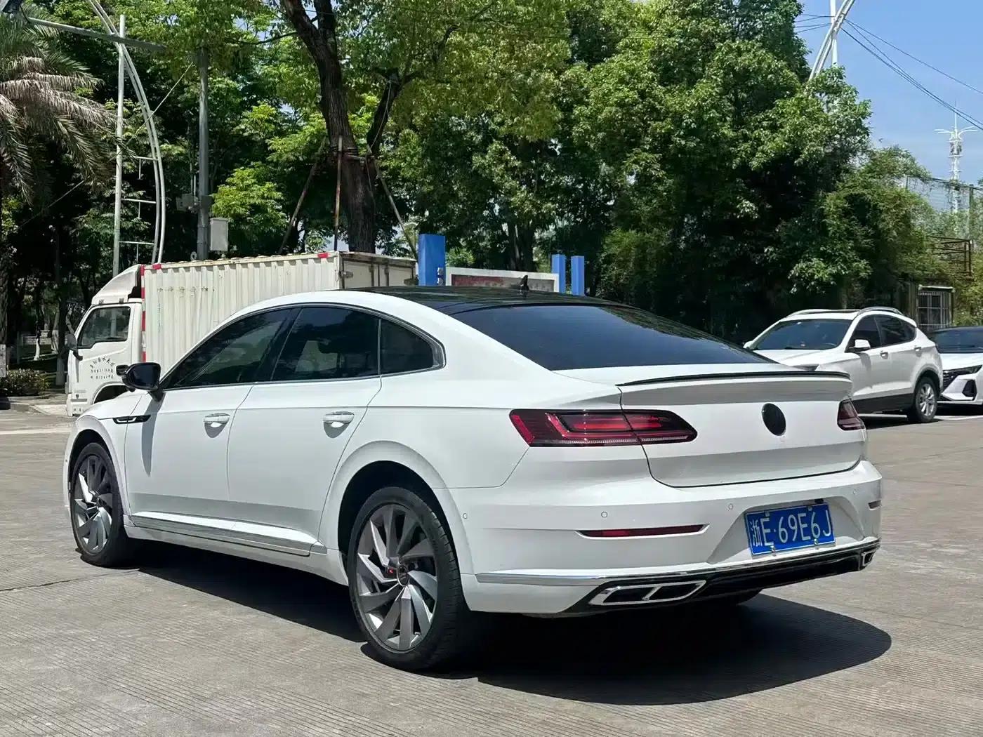 FAW-Volkswagen CC 2023 380TSI Striking Edition — миниатюра 7