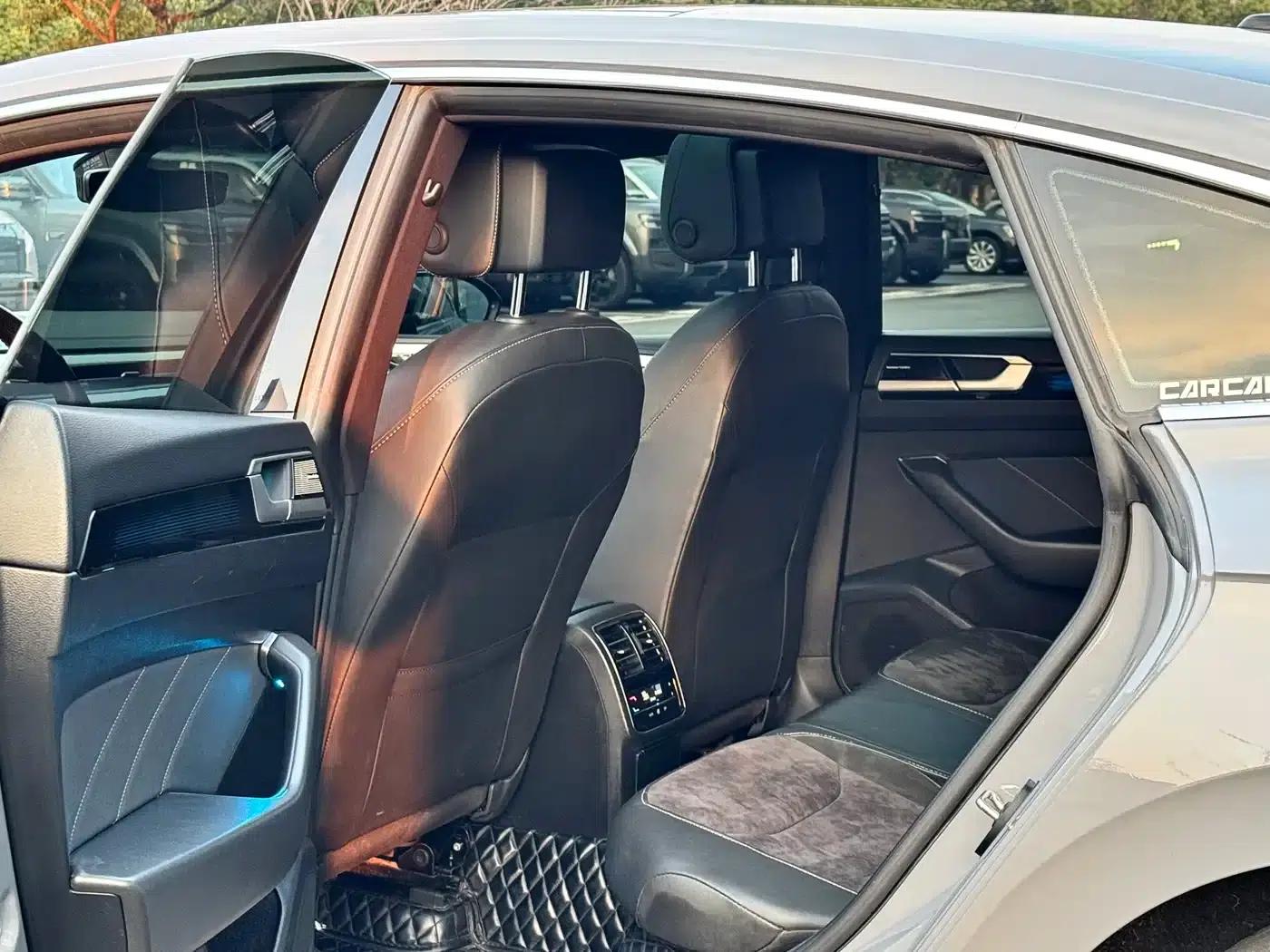 FAW-Volkswagen CC 2023 380TSI Striking Edition — миниатюра 11