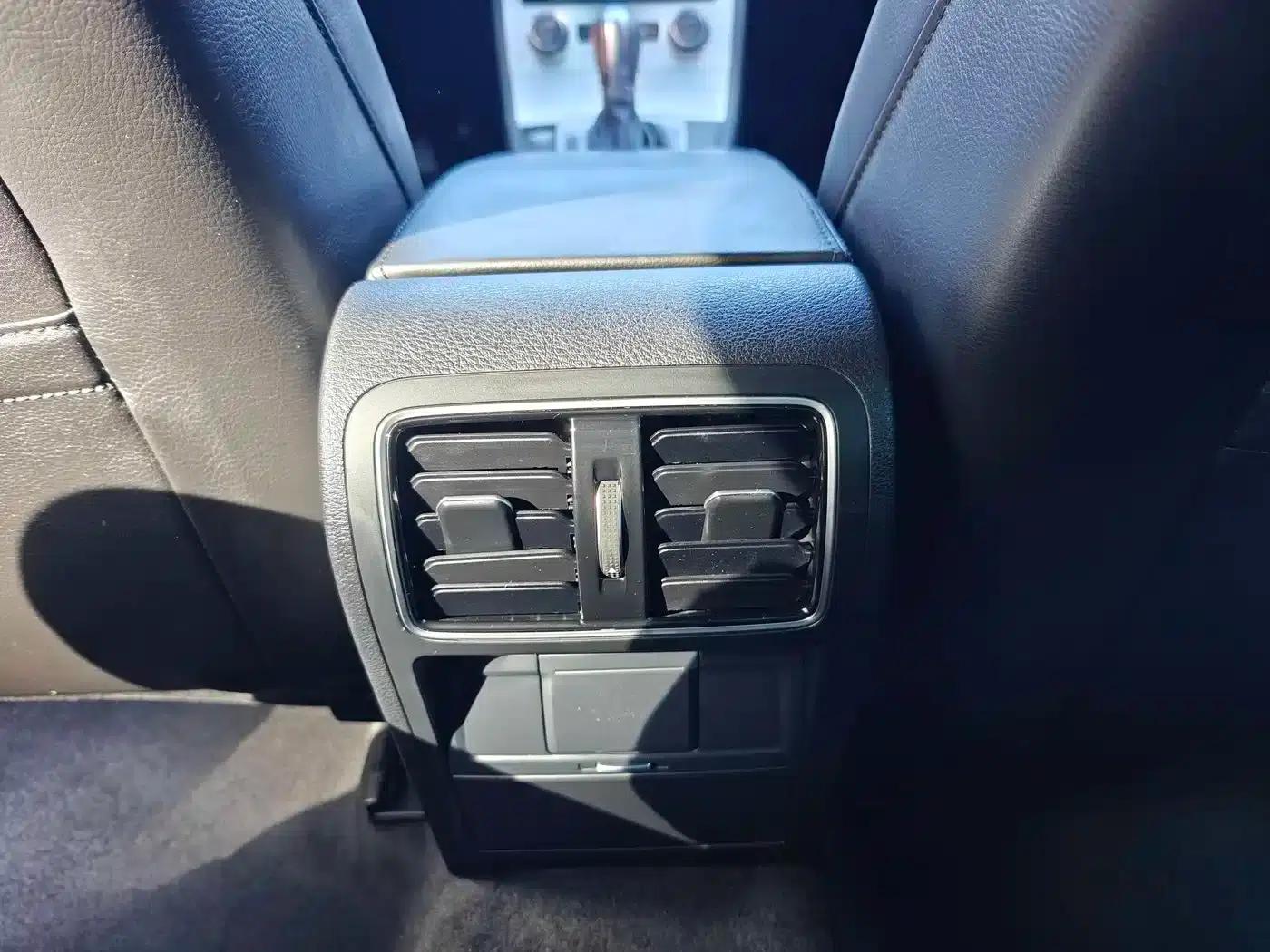 FAW-Volkswagen CC 2016 1.8TSI Luxury Edition — миниатюра 8