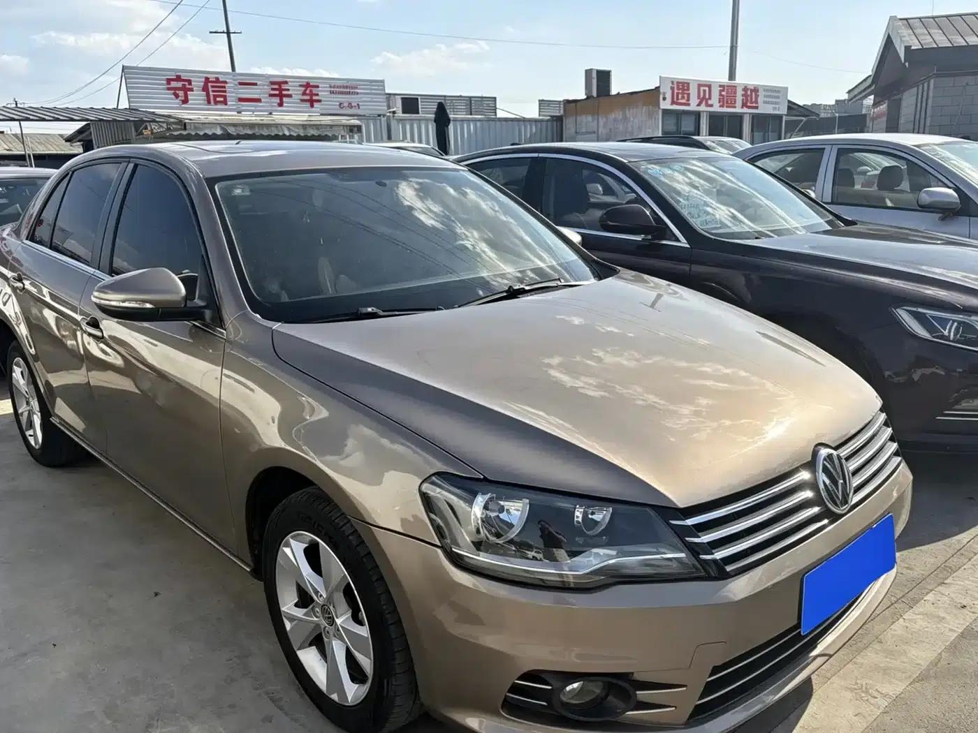 2013 Volkswagen Bora 1.6L Automatic Comfort Model — миниатюра 3