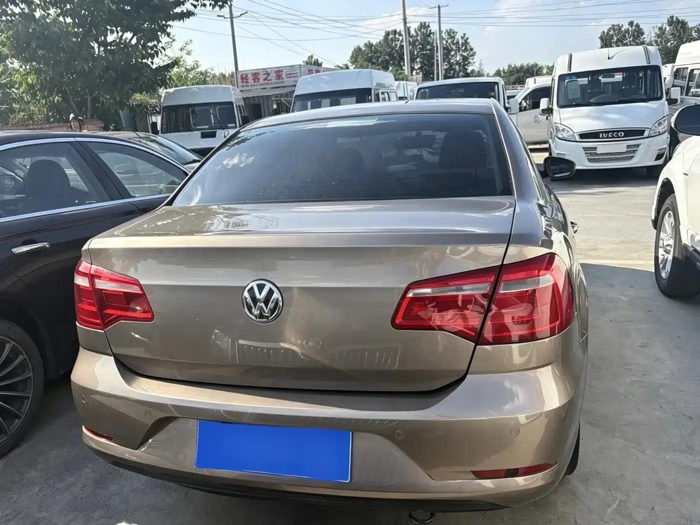 2013 Volkswagen Bora 1.6L Automatic Comfort Model — миниатюра 8