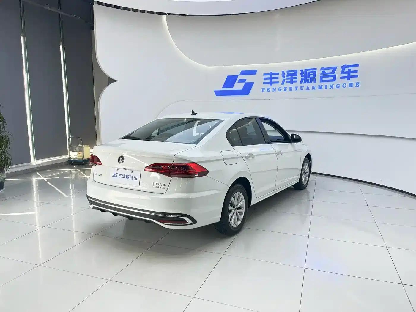 2024 Volkswagen Bora 200TSI DSG Comfort Edition — миниатюра 2