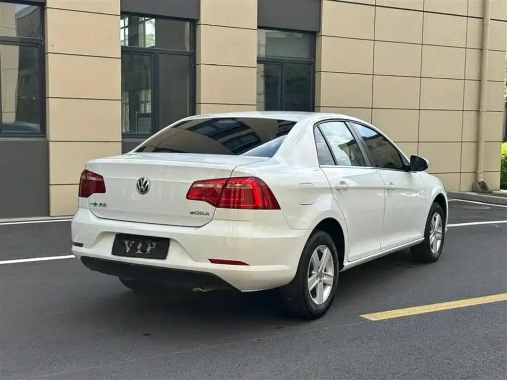 2014 Volkswagen Bora 1.6L Manual Comfort Model — миниатюра 7