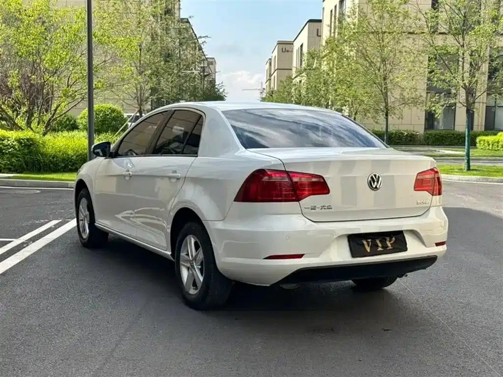 2014 Volkswagen Bora 1.6L Manual Comfort Model — миниатюра 9