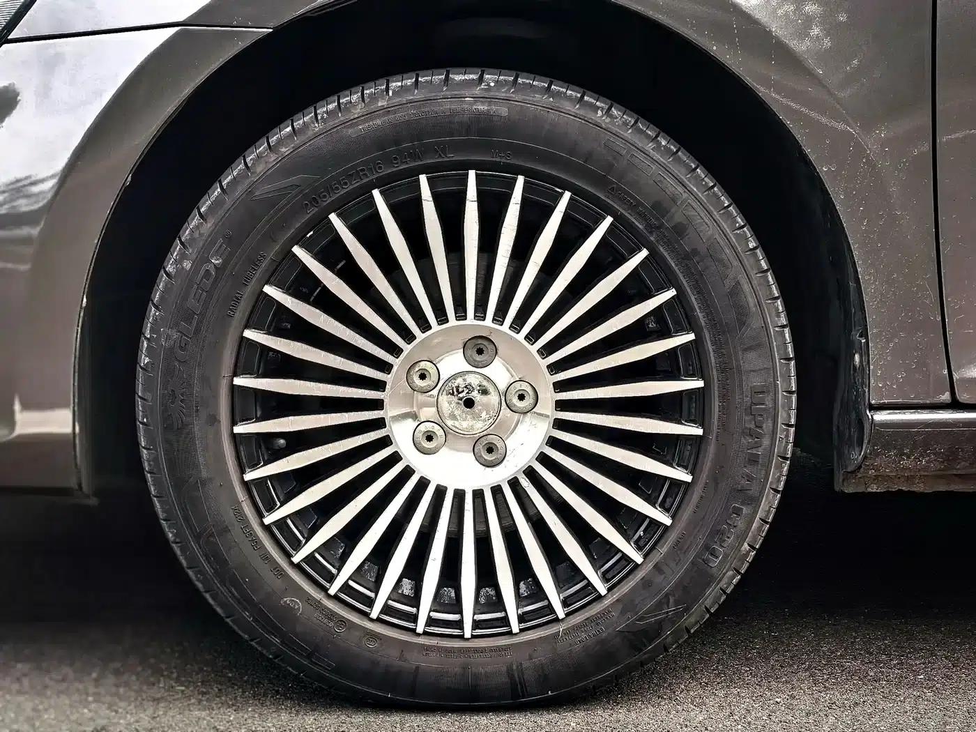 2014 Volkswagen Bora 1.6L Automatic Comfort Model — миниатюра 5