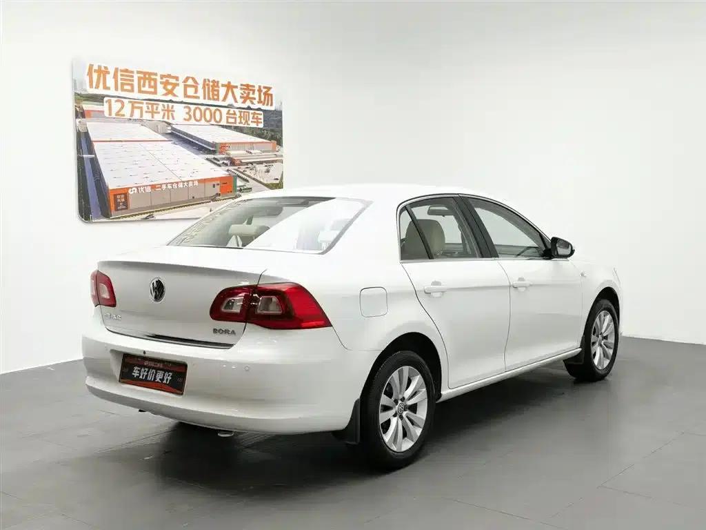 2012 Volkswagen Bora 1.6L Automatic Comfort Value Edition — миниатюра 2