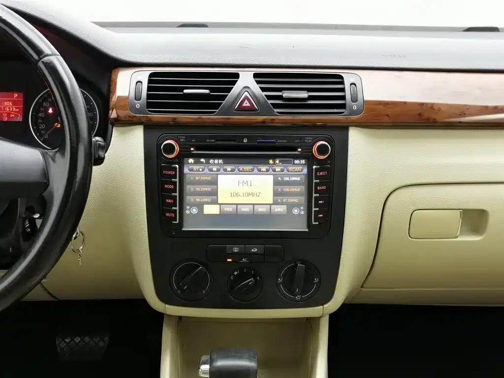 2012 Volkswagen Bora 1.6L Automatic Comfort Value Edition — миниатюра 12
