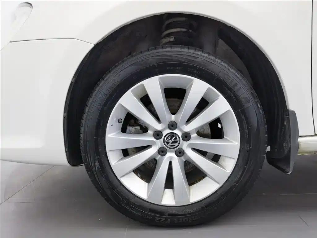2012 Volkswagen Bora 1.6L Automatic Comfort Value Edition — миниатюра 17