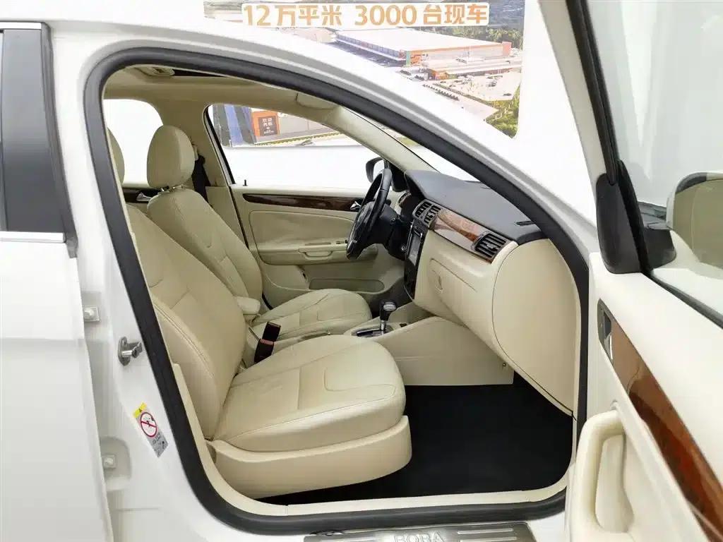 2012 Volkswagen Bora 1.6L Automatic Comfort Value Edition — миниатюра 23