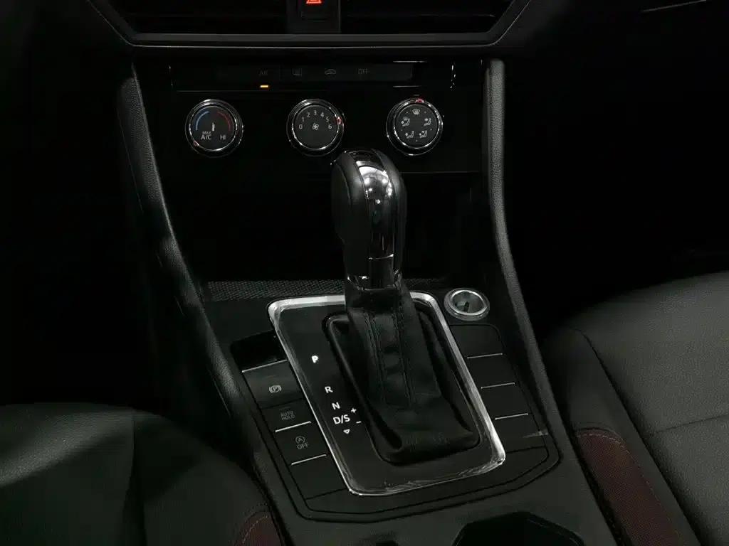 2021 Volkswagen Bora 1.5L Automatic Comfort Smart Connect Edition — миниатюра 13