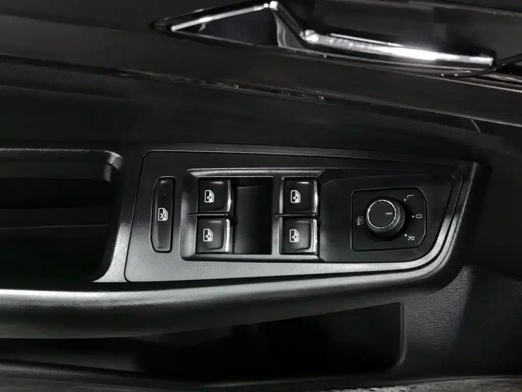 2021 Volkswagen Bora 1.5L Automatic Comfort Smart Connect Edition — миниатюра 9