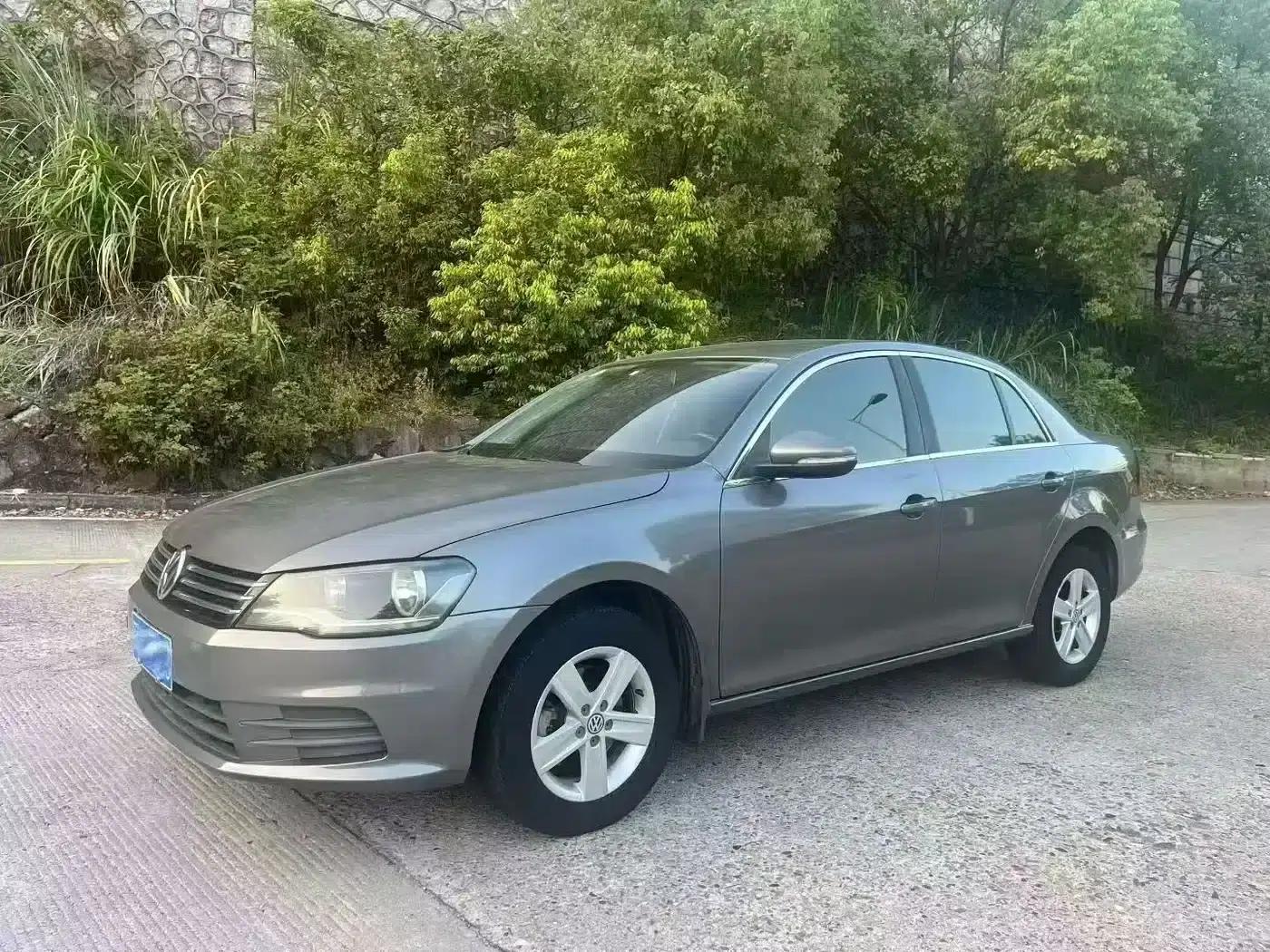 2013 Volkswagen Bora 1.6L Automatic Comfort Model — миниатюра 1