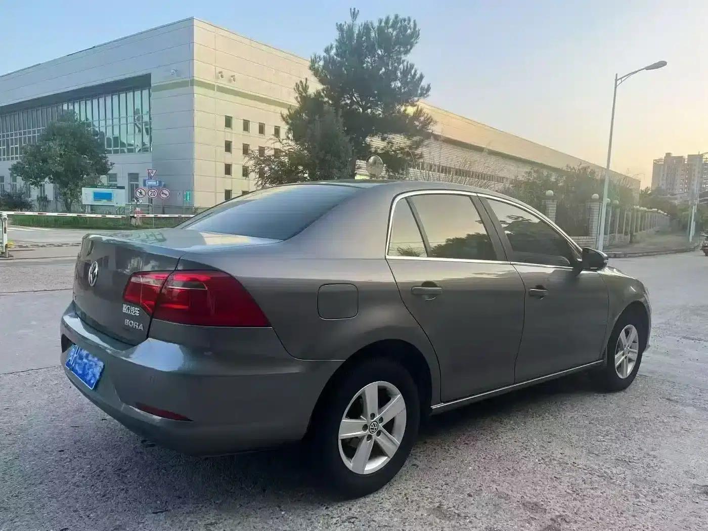 2013 Volkswagen Bora 1.6L Automatic Comfort Model — миниатюра 3